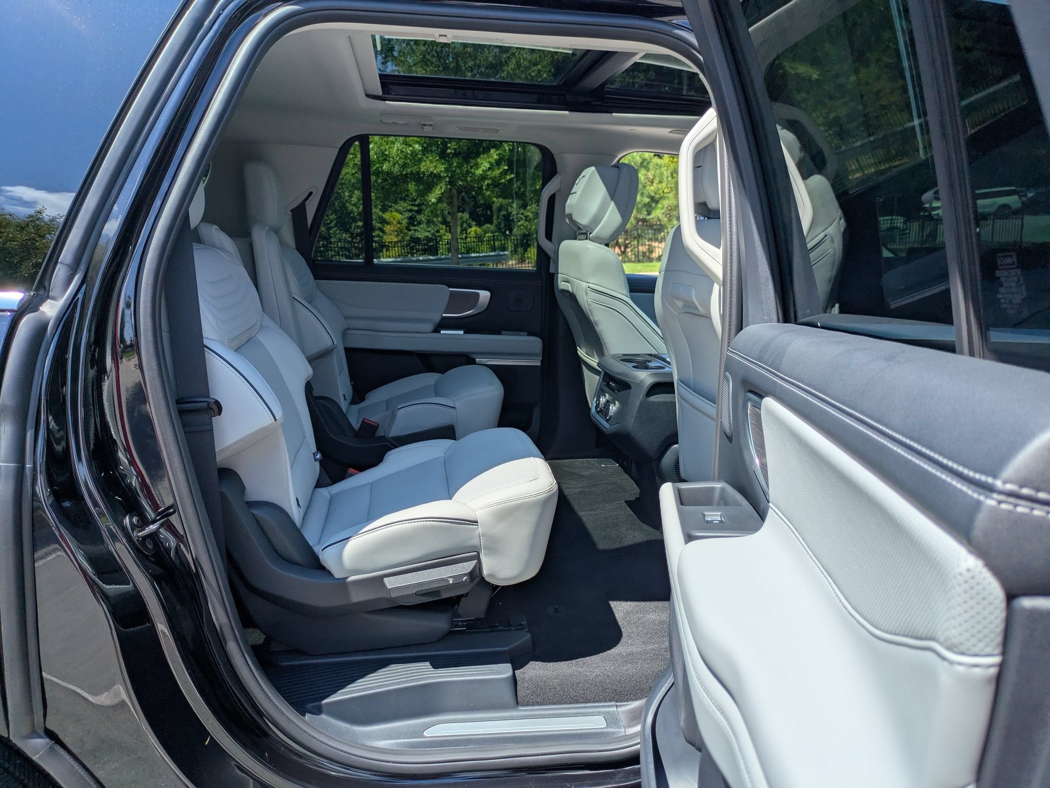 2026 Ford Expedition Max Platinum - Crossroads Manager Demo