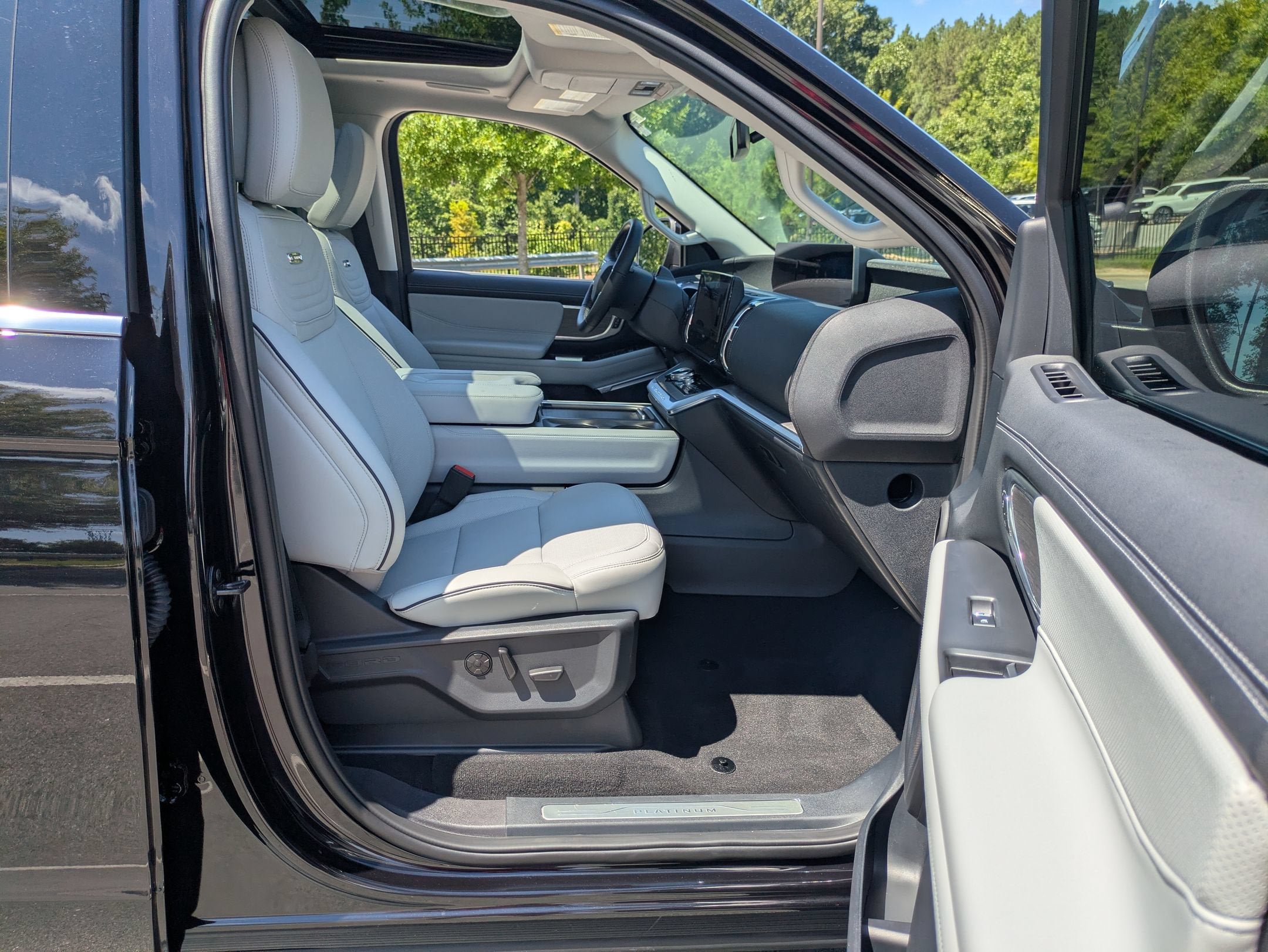 2026 Ford Expedition Max Platinum - Crossroads Manager Demo