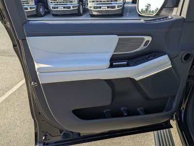 2025 Ford Expedition Platinum