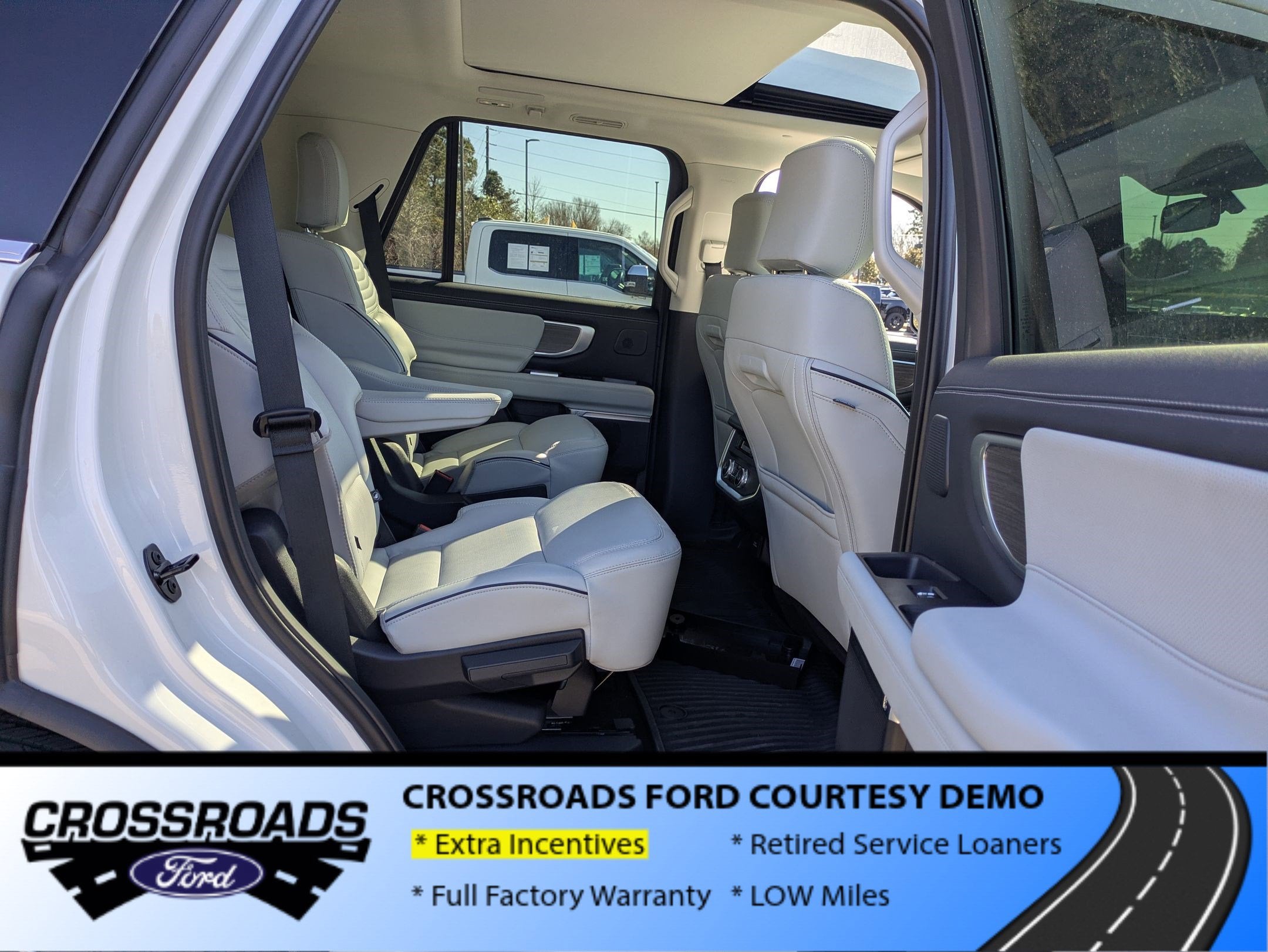 2025 Ford Expedition Platinum - Crossroads Courtesy Demo