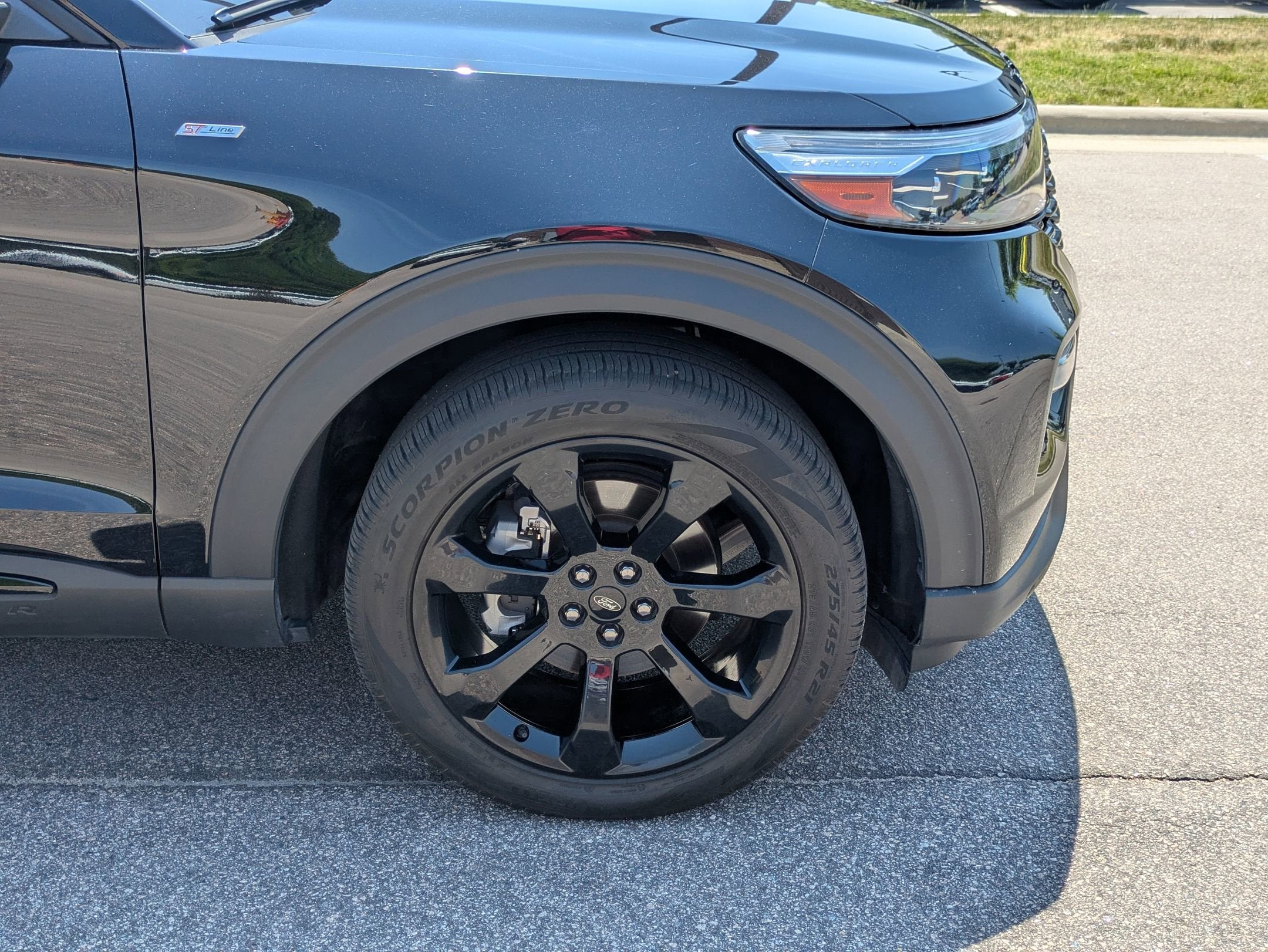 2024 Ford Explorer ST-Line