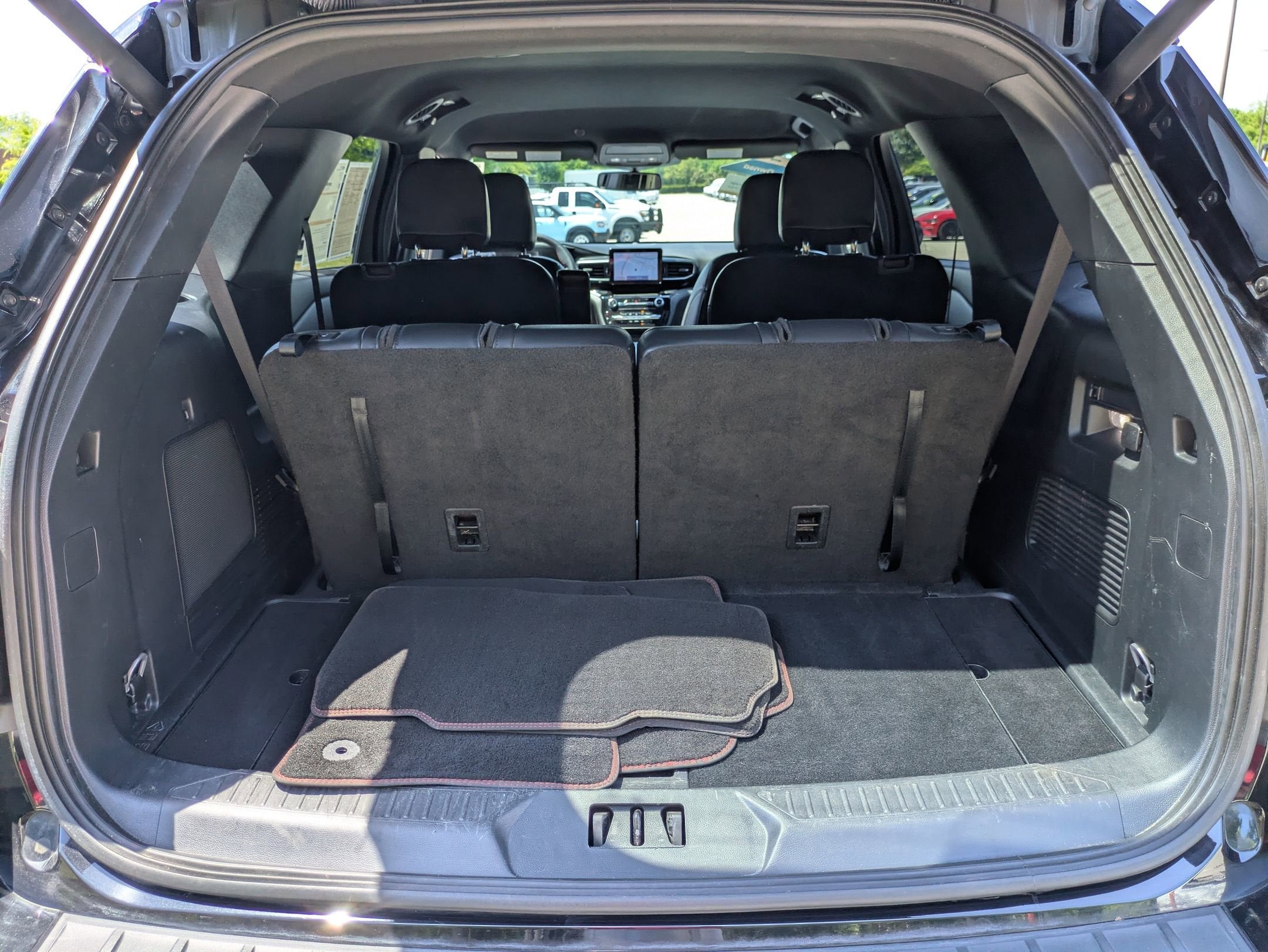 2024 Ford Explorer ST-Line