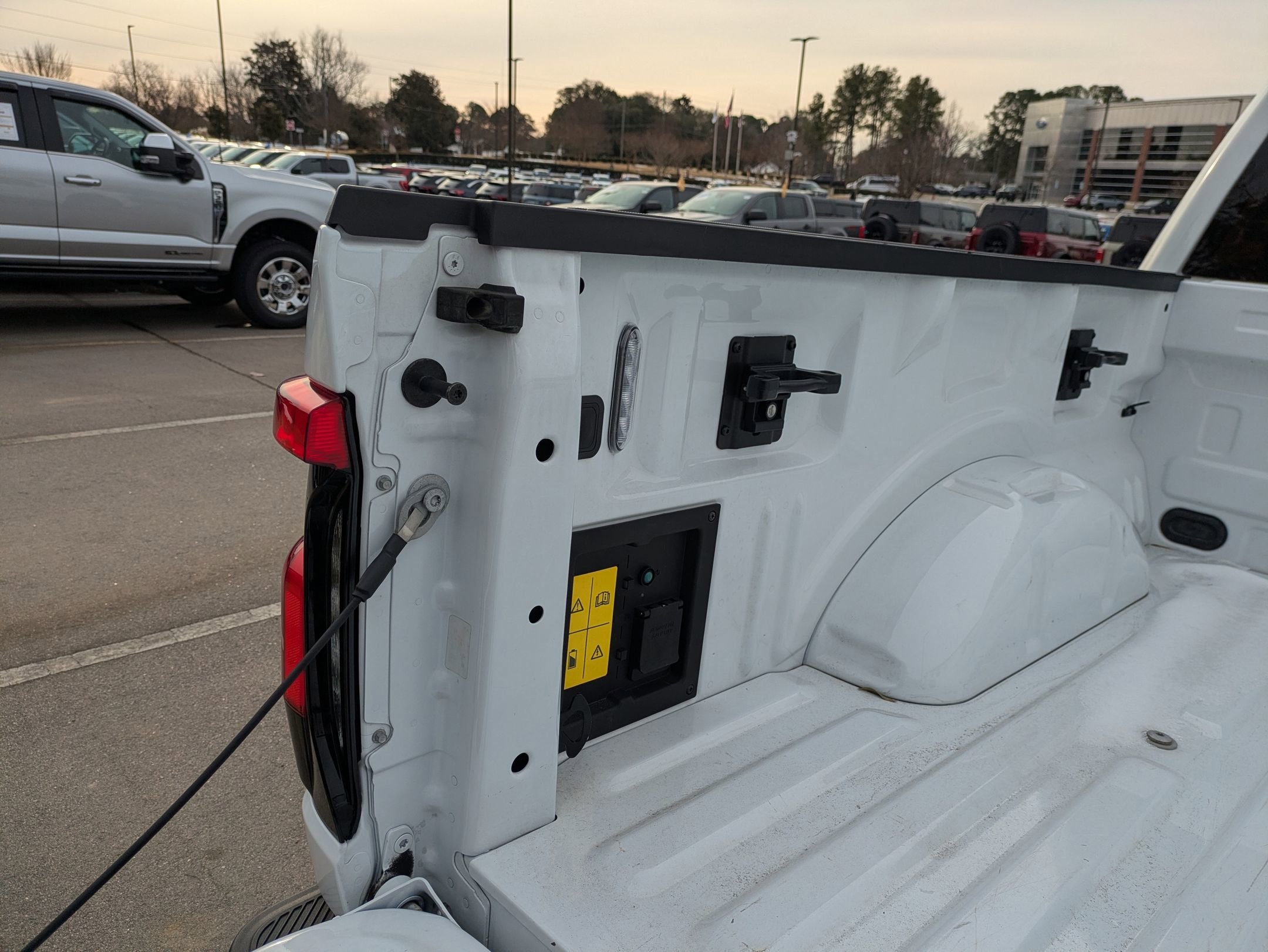 2024 Ford F-150 Lightning LARIAT