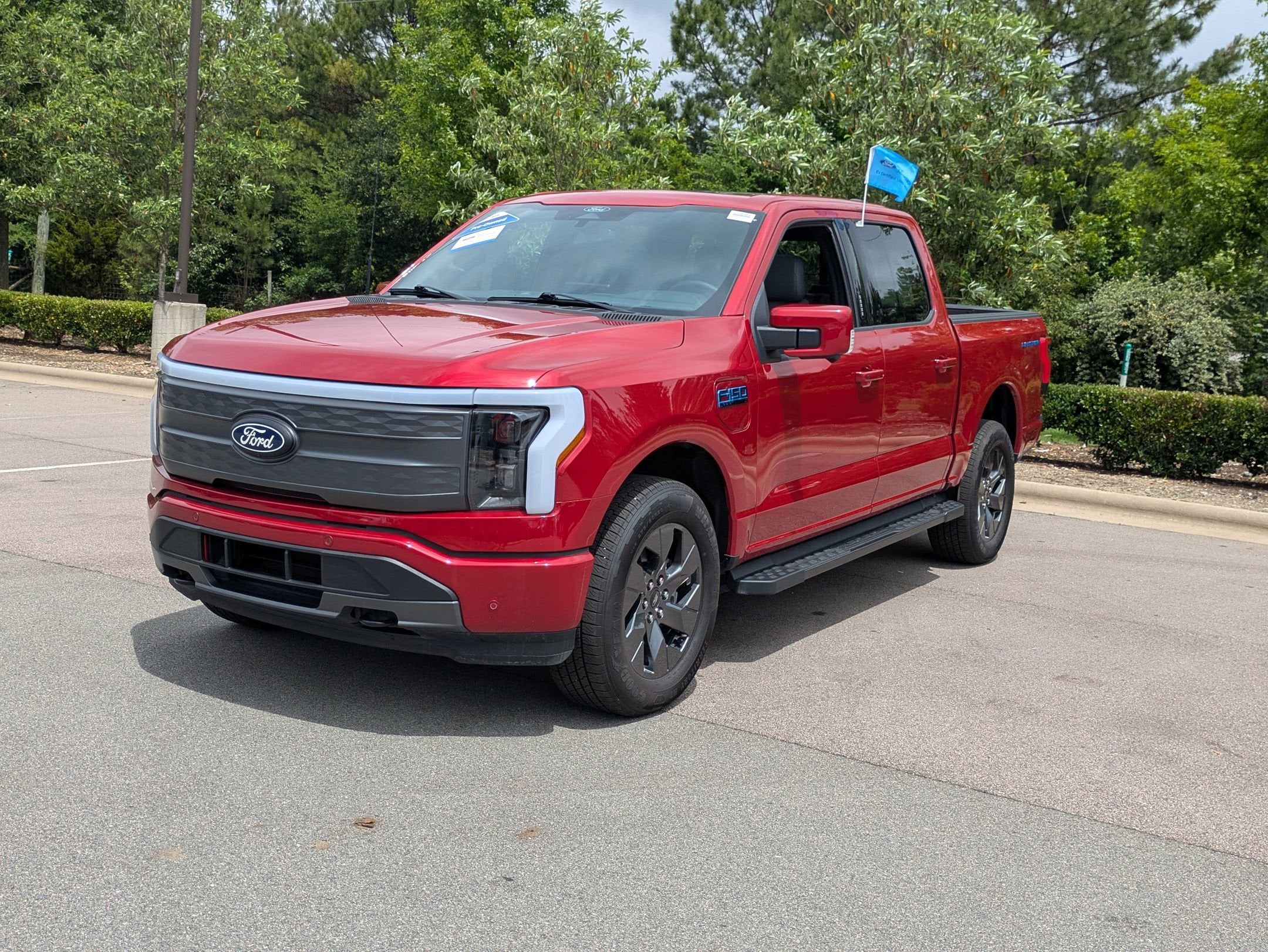 2025 Ford F-150 Lightning LARIAT