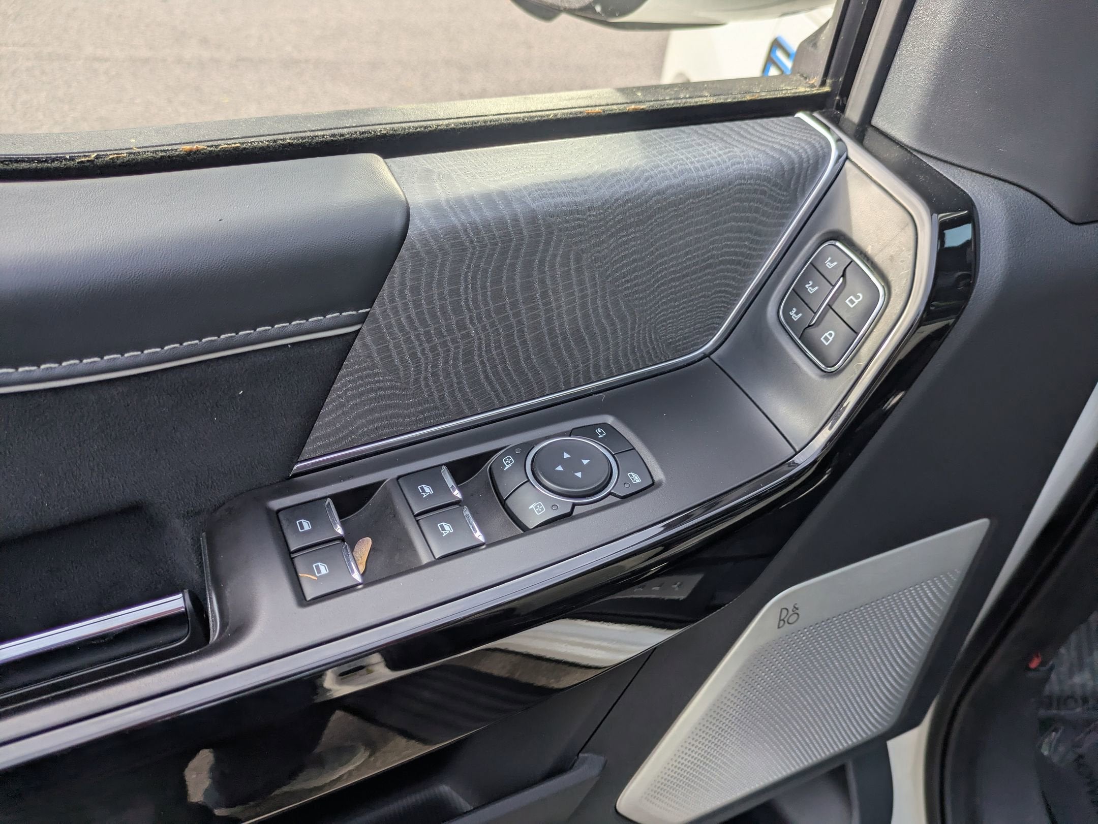 2024 Ford F-150 Lightning Platinum