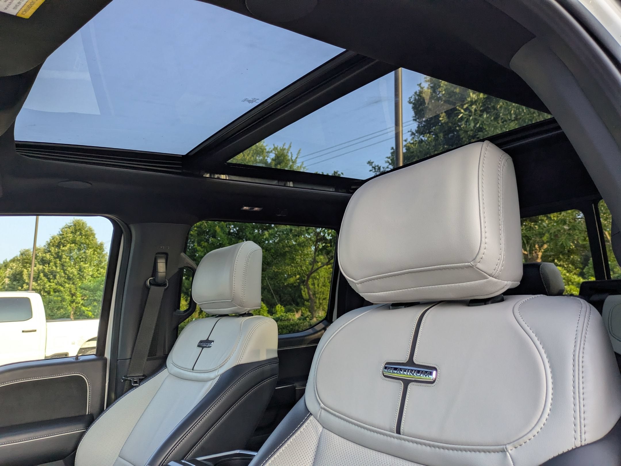 2025 Ford F-150 Lightning Platinum