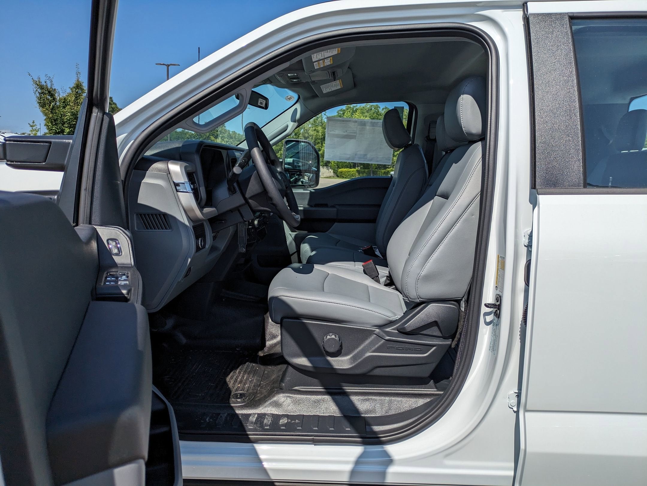 2025 Ford Super Duty F-350 SRW XL