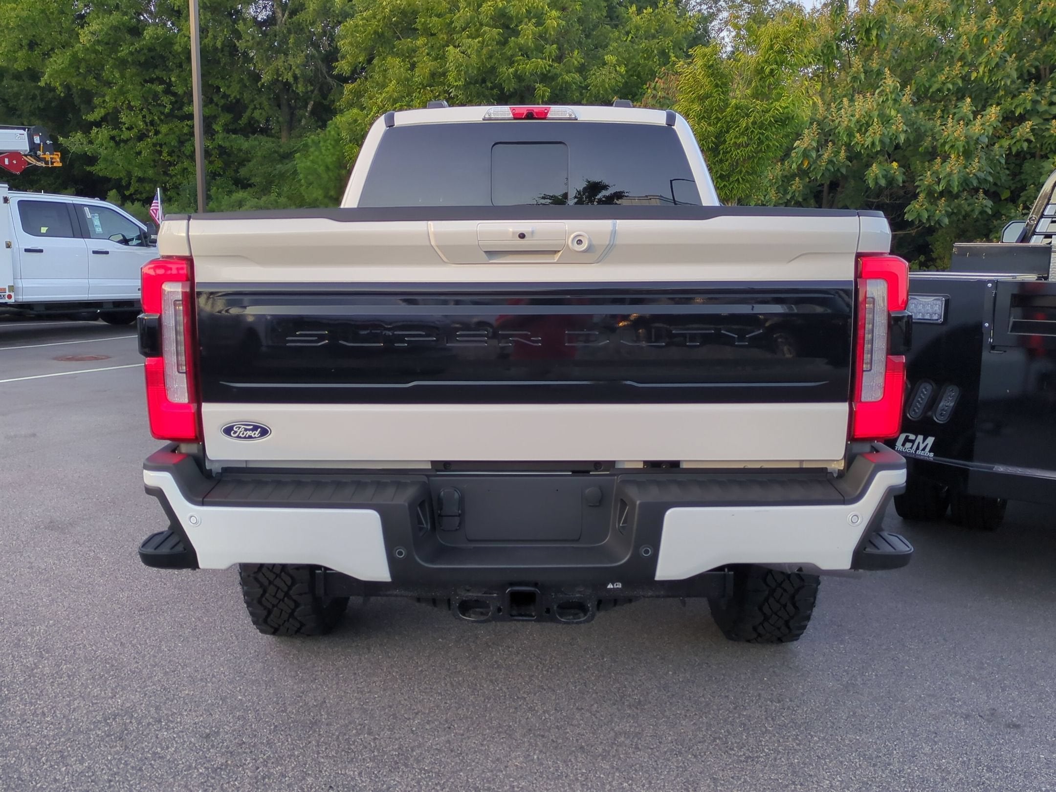 2027 Ford Super Duty F-350 SRW Platinum