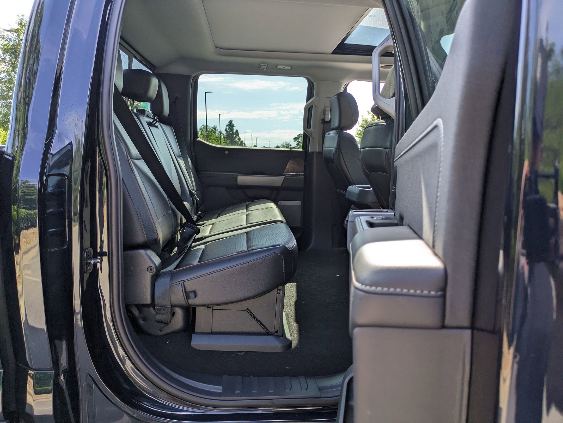 2025 Ford Super Duty F-350 SRW LARIAT