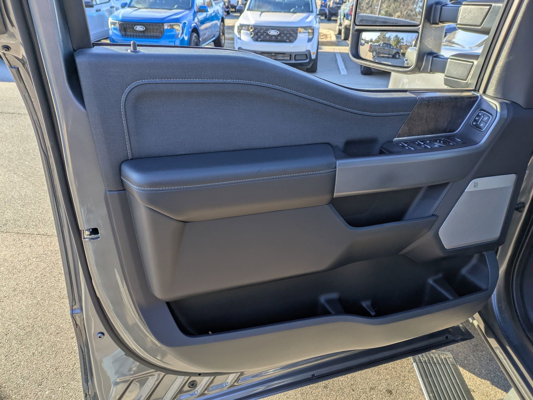 2023 Ford Super Duty F-350 SRW LARIAT