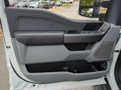 2027 Ford Super Duty F-350 SRW XLT