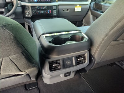 2027 Ford Super Duty F-350 SRW XLT
