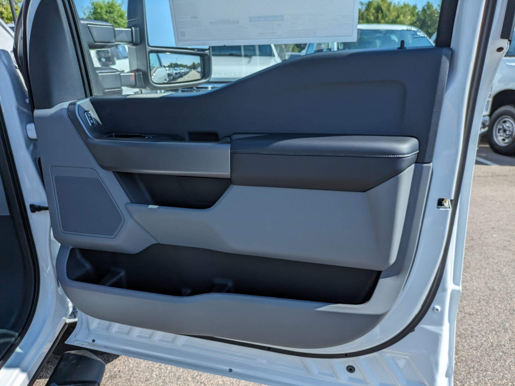 2025 Ford Super Duty F-350 SRW XLT