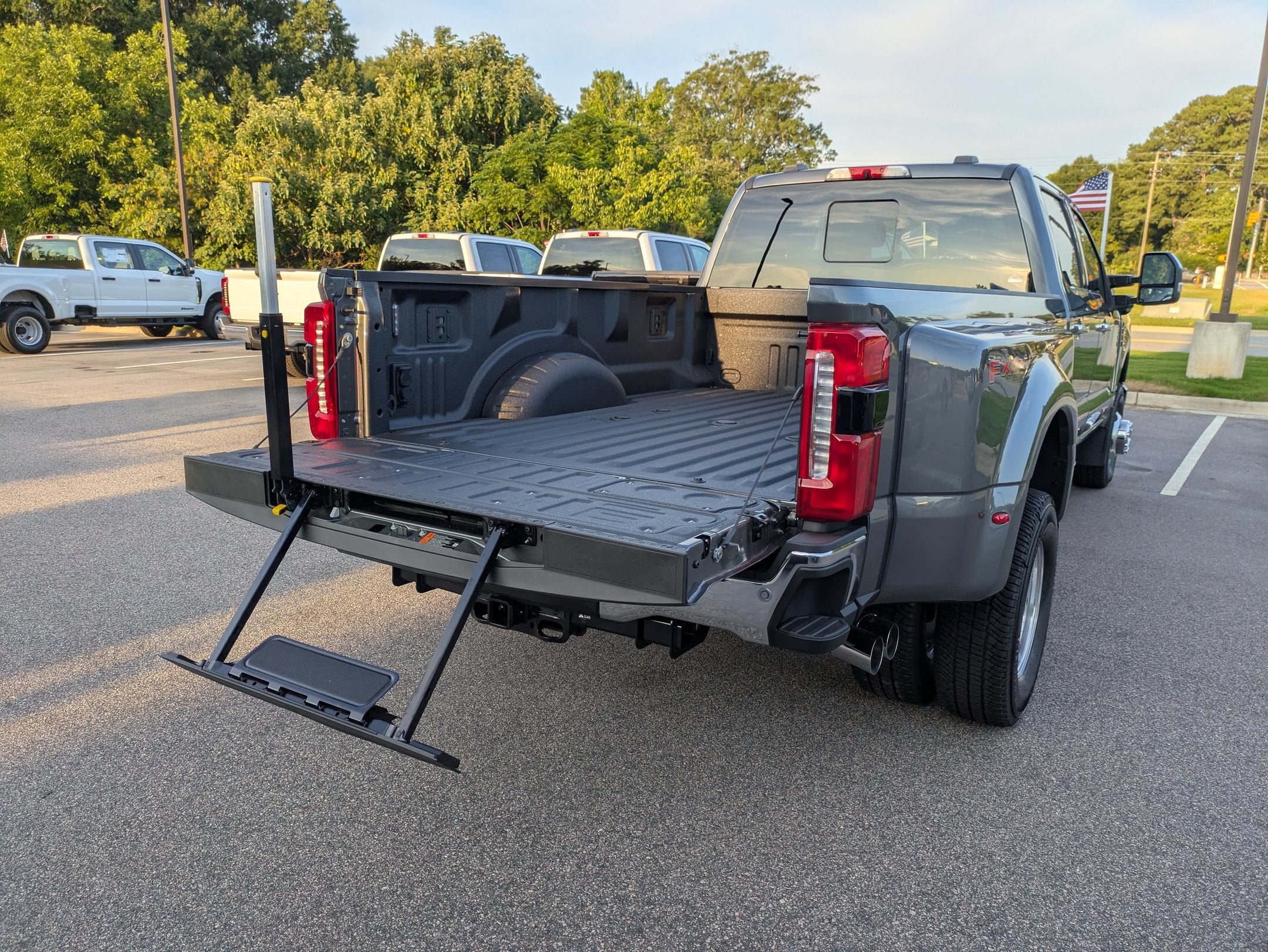 2026 Ford Super Duty F-350 DRW LARIAT