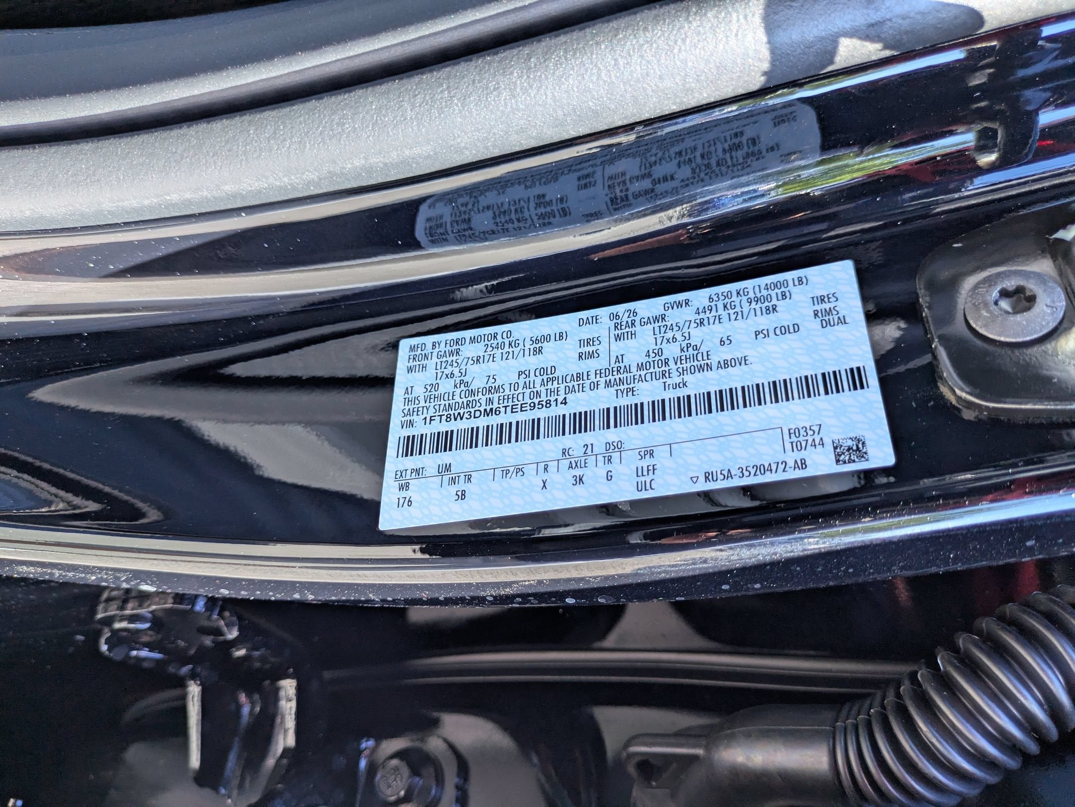 2026 Ford Super Duty F-350 DRW LARIAT