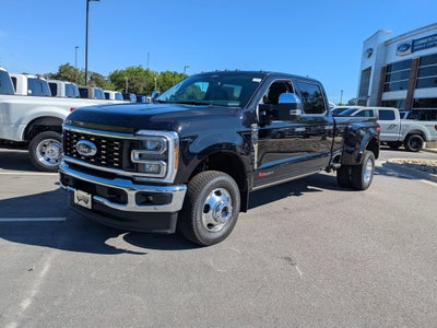 2026 Ford Super Duty F-350 DRW LARIAT