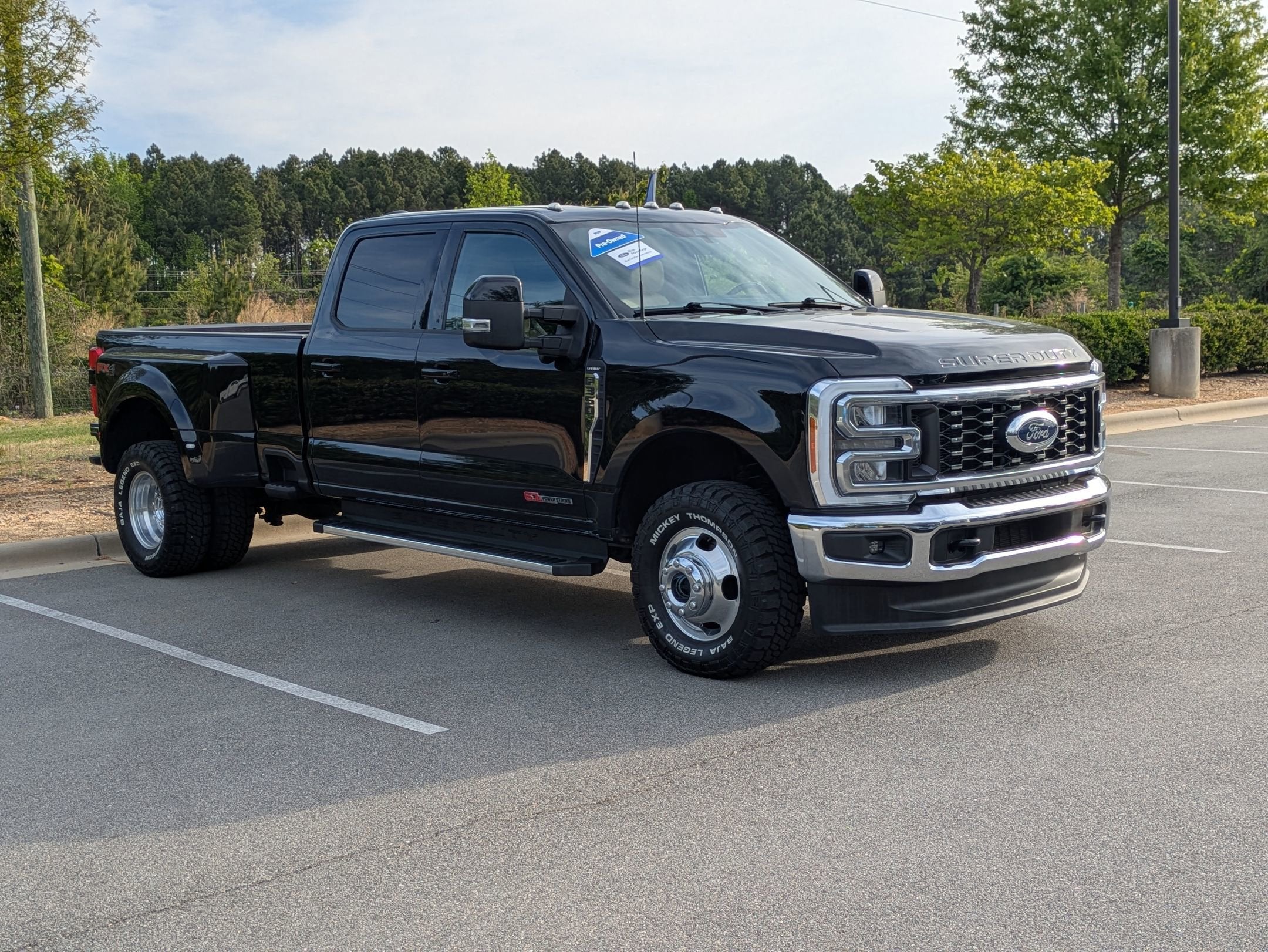2023 Ford Super Duty F-350 DRW LARIAT