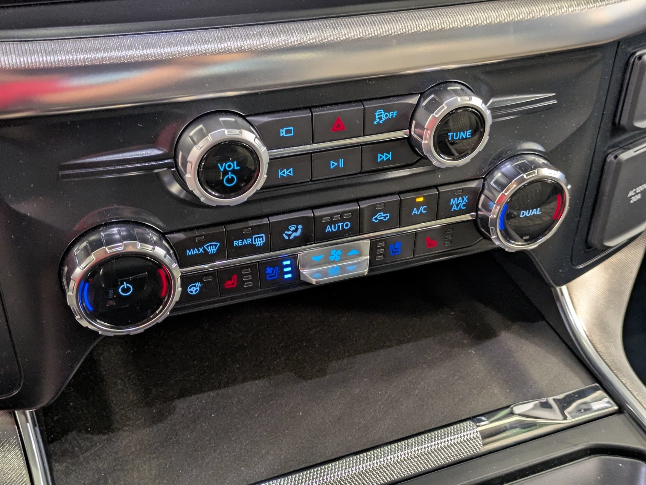 2026 Ford F-150 Platinum - Crossroads Courtesy Demo