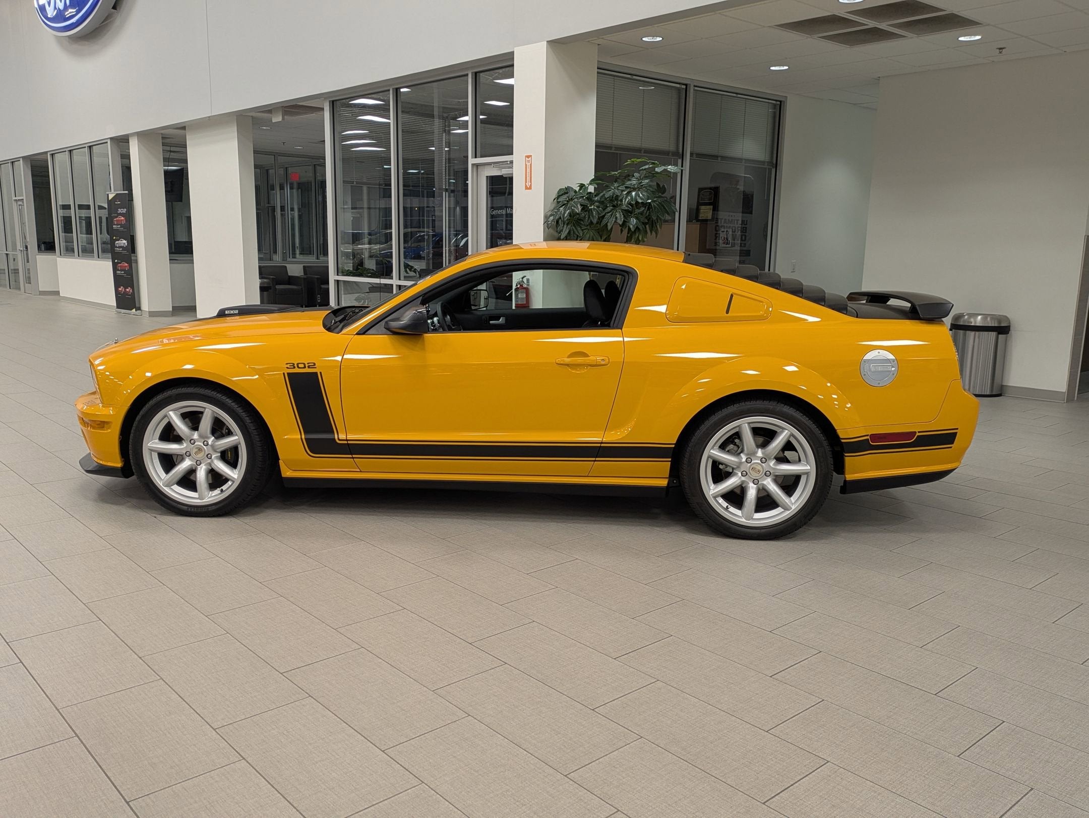 2007 Ford Mustang Saleen Parnelli Jones