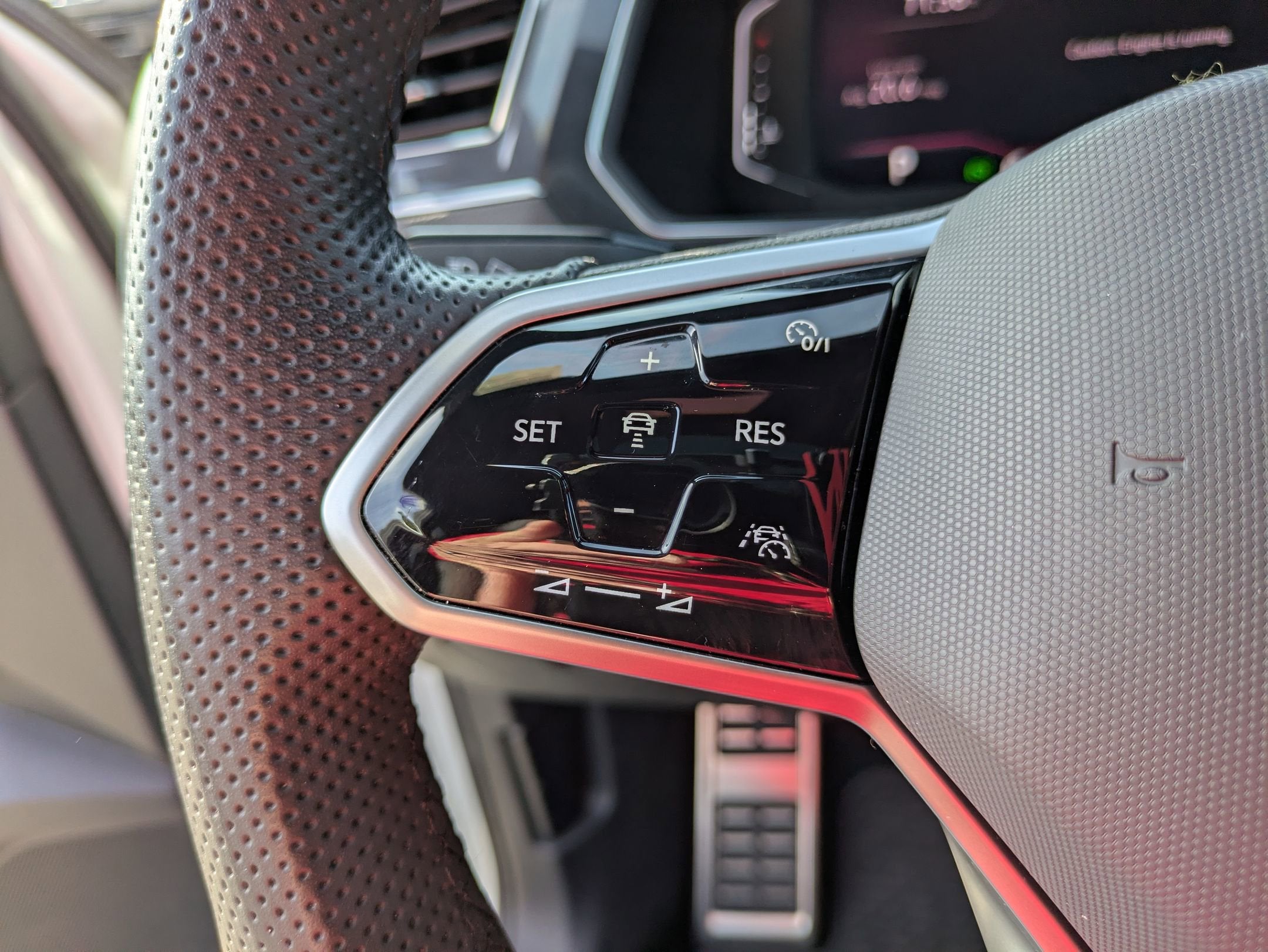 2022 Volkswagen Tiguan SEL R-Line