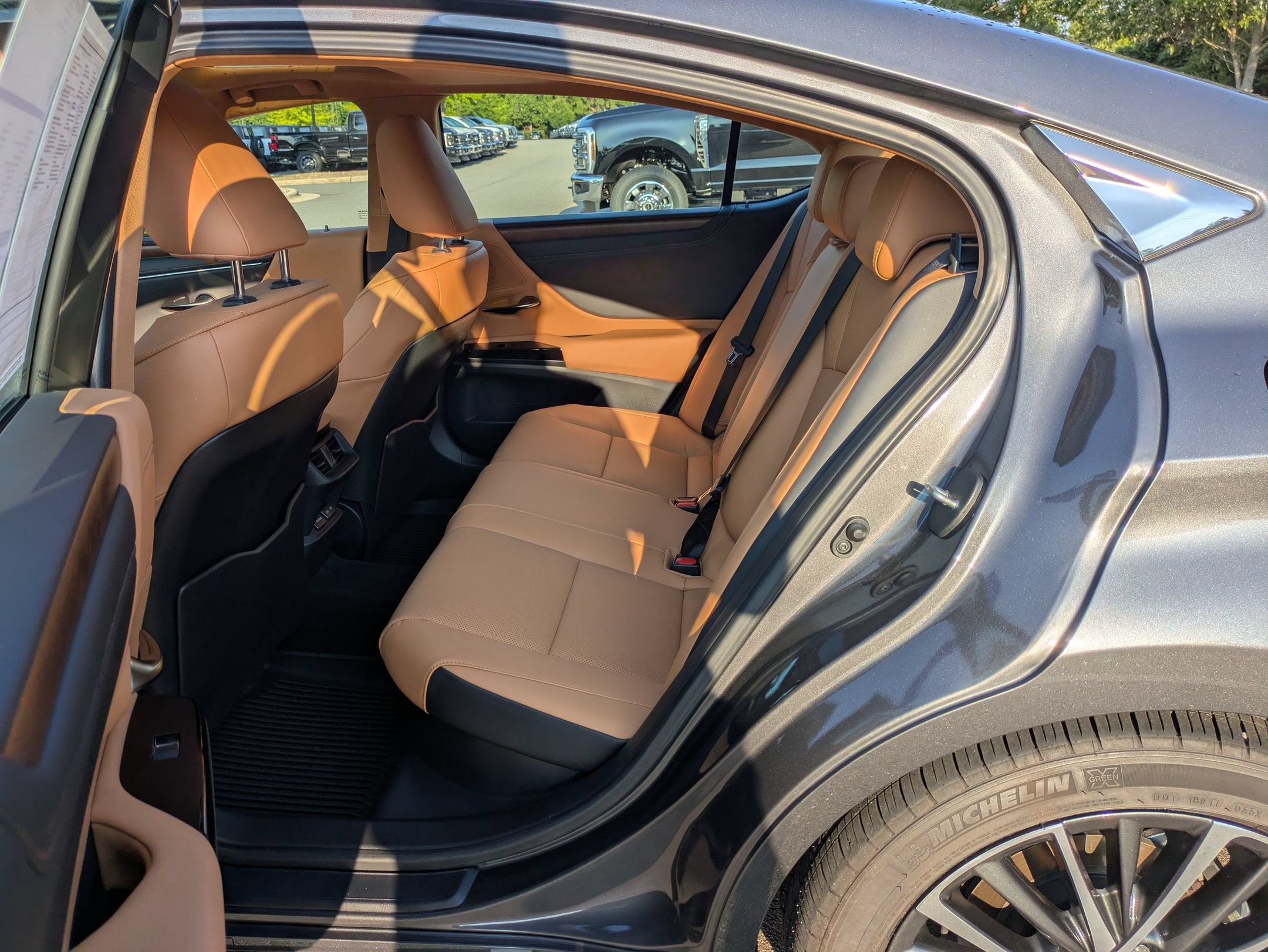 2025 Lexus ES ES 300h
