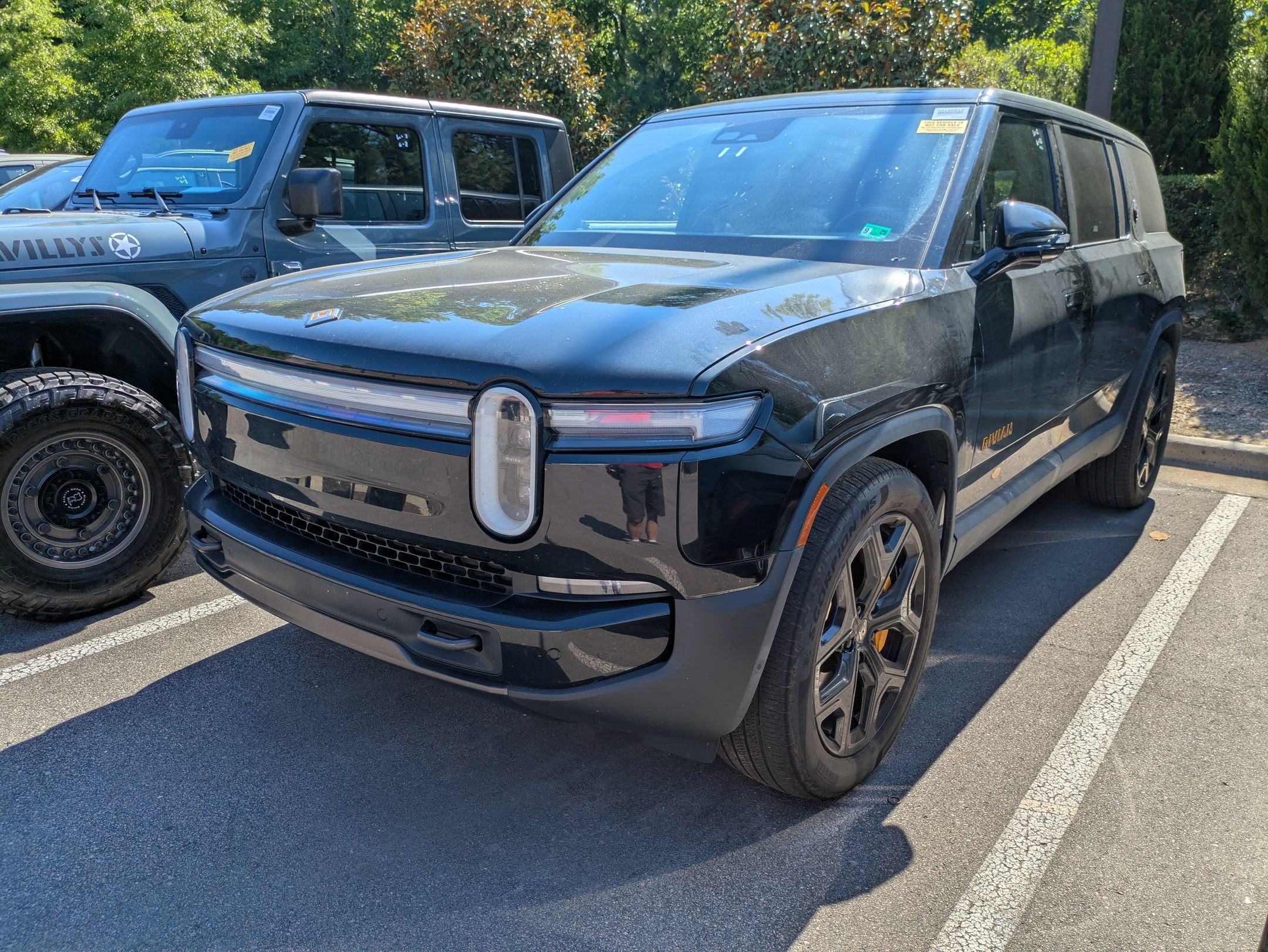 2026 Rivian R1S Ascend