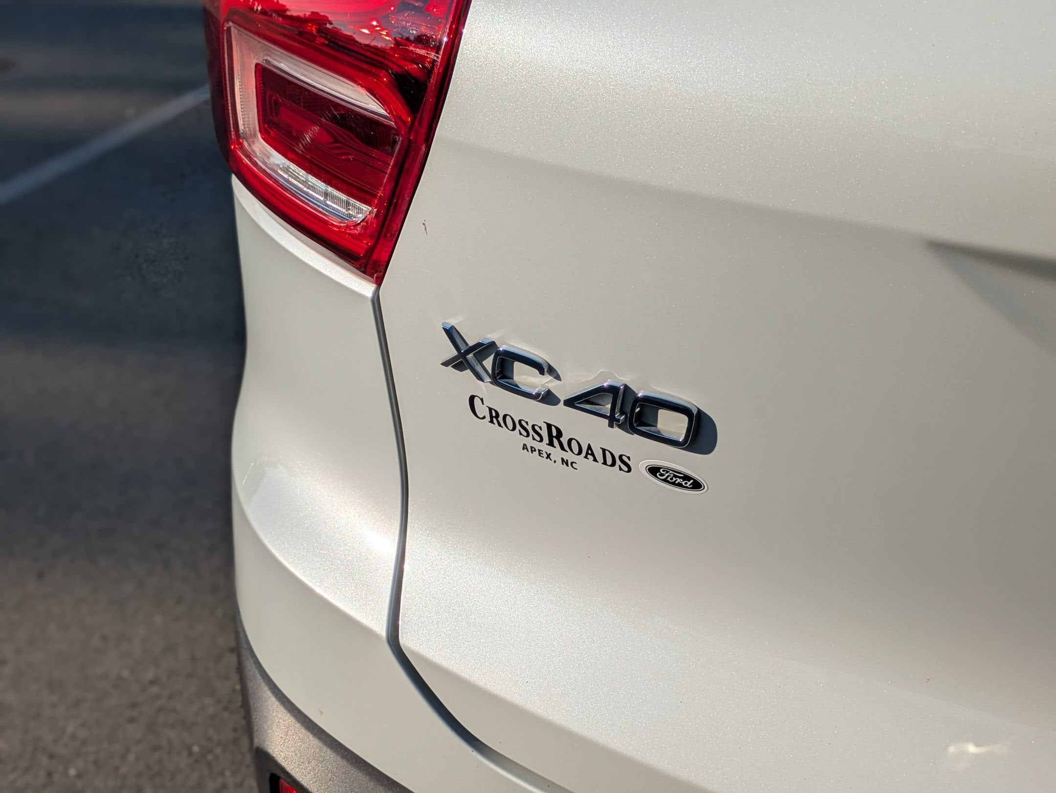 2023 Volvo XC40 Ultimate Dark Theme
