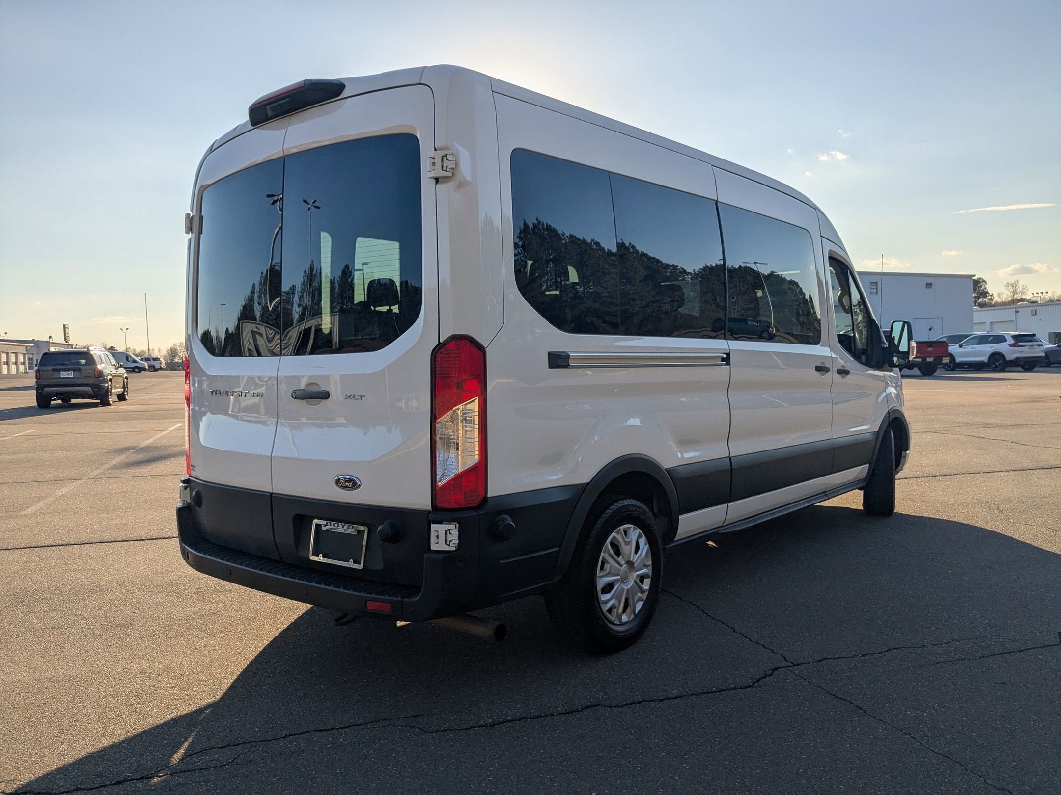 2024 Ford Transit Passenger Wagon XLT