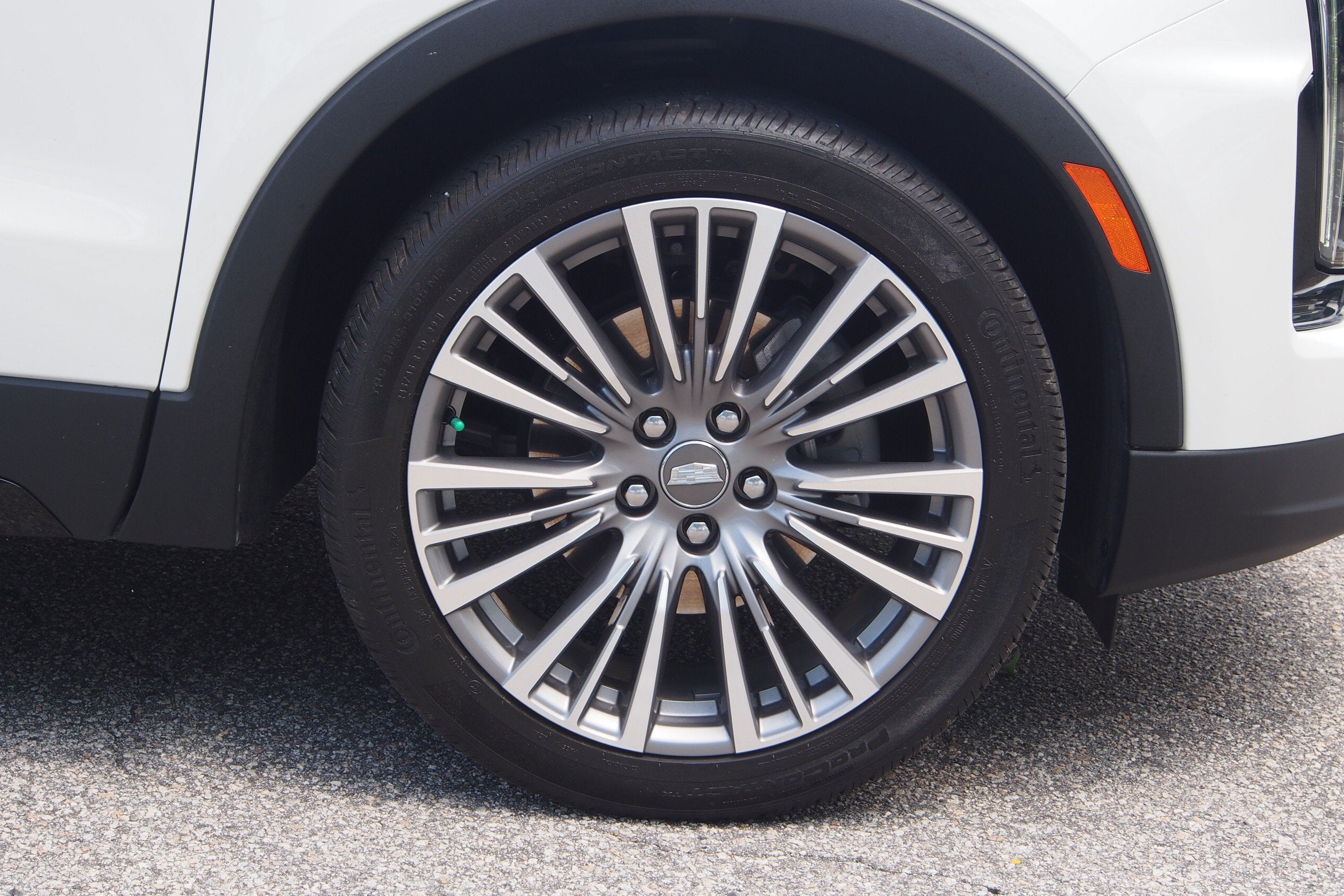 2024 Cadillac XT4 FWD Premium Luxury
