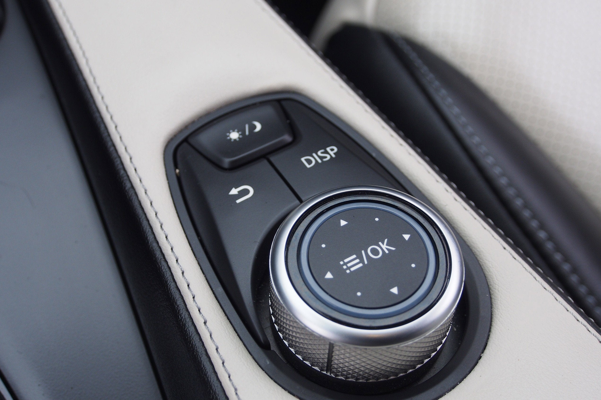 2023 INFINITI QX55 LUXE