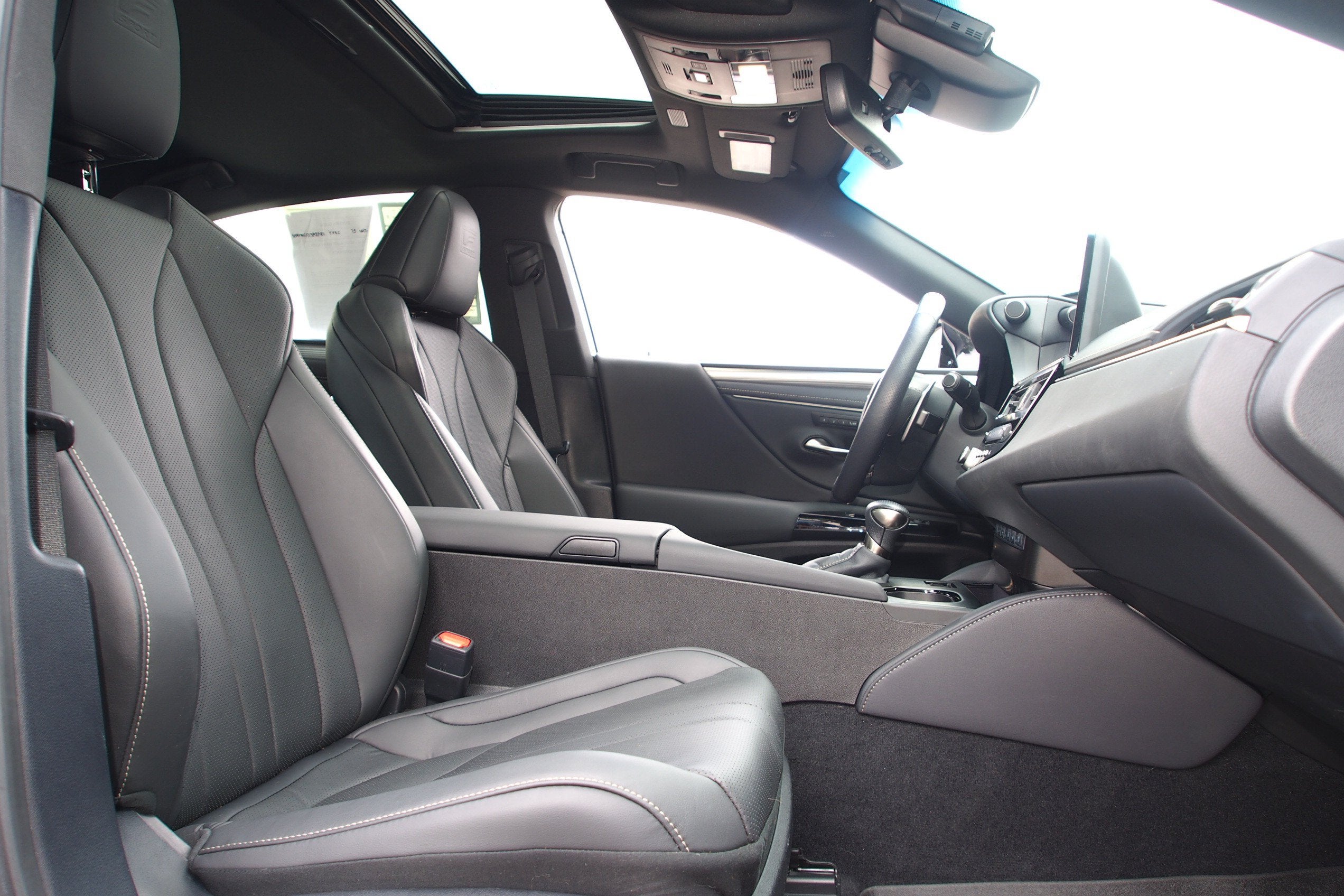 2024 Lexus ES ES 300h F SPORT Handling