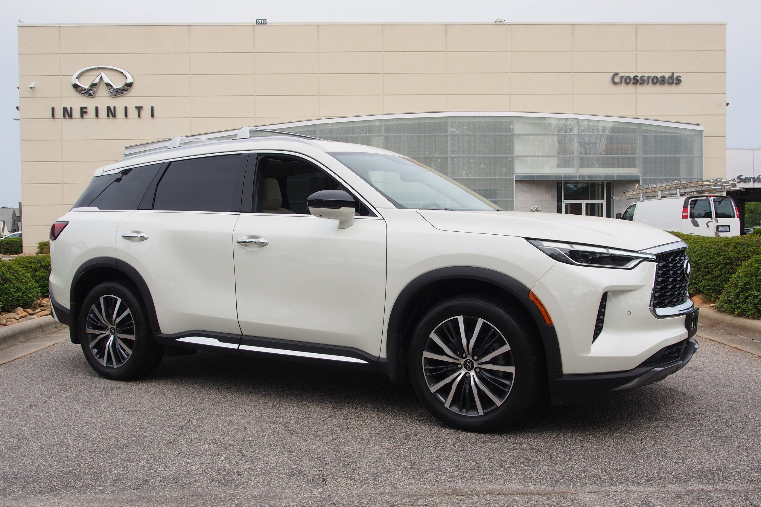 2025 INFINITI QX60 SENSORY