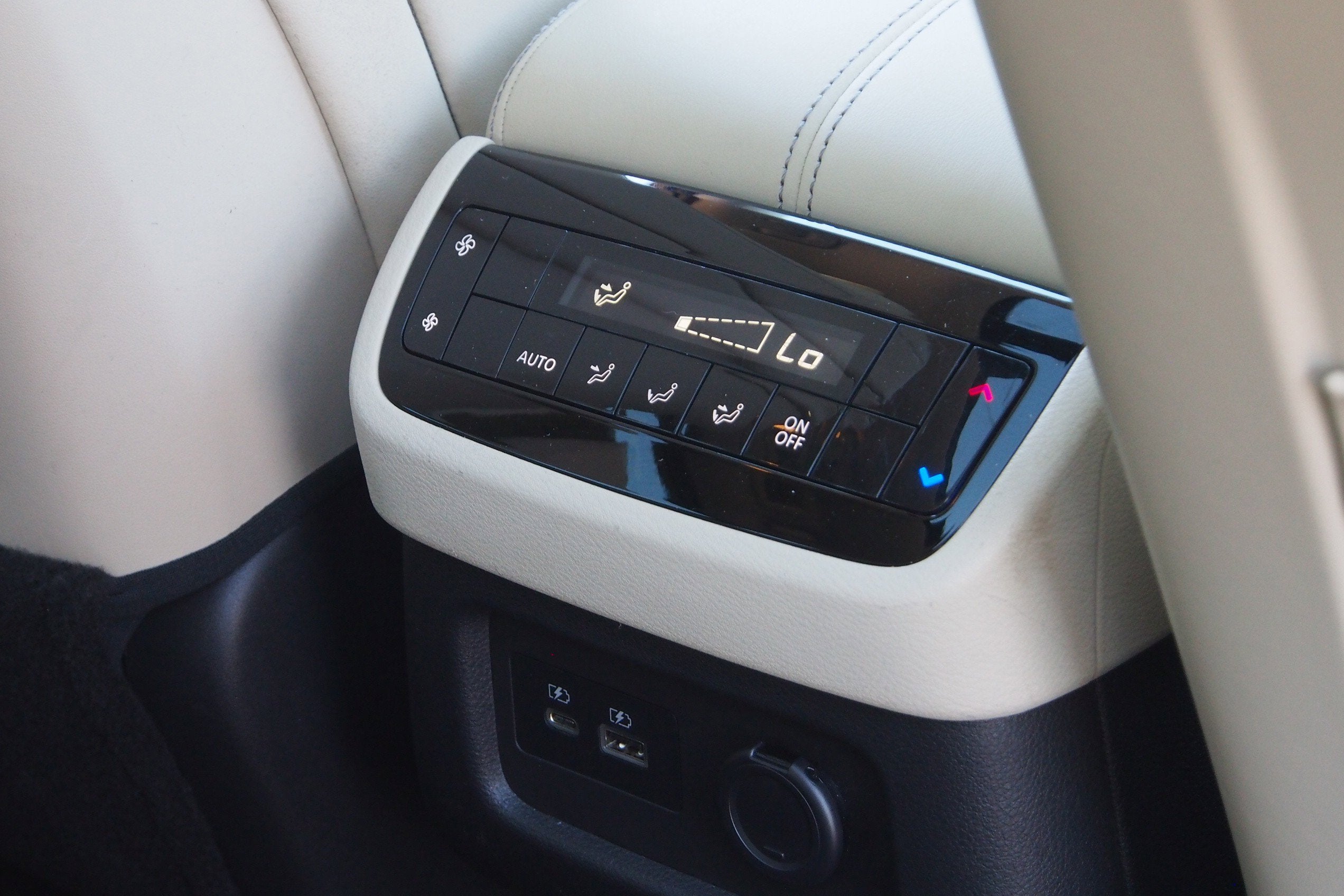 2022 INFINITI QX60 LUXE