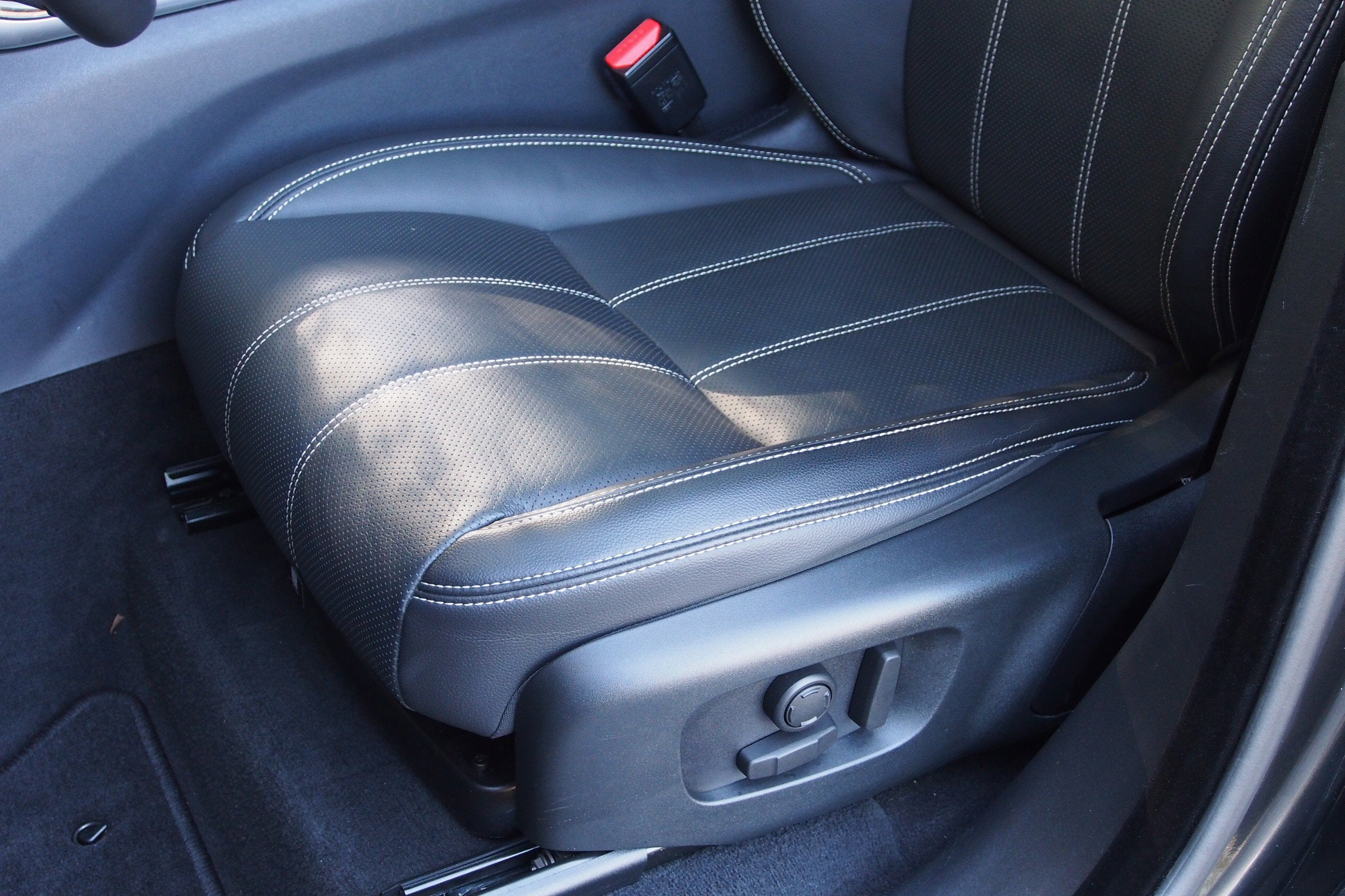 2023 Land Rover Range Rover Velar HST