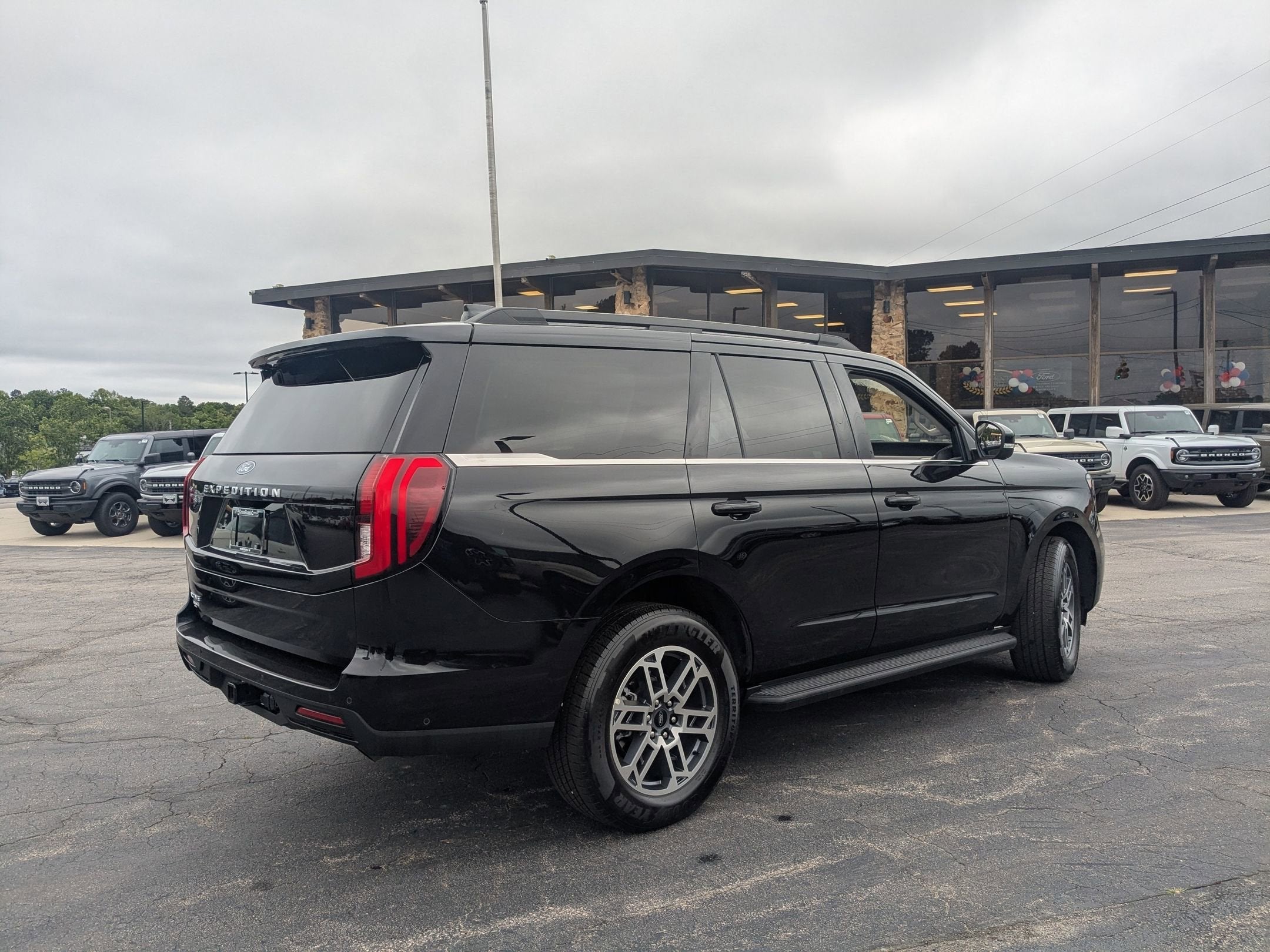 2025 Ford Expedition Active