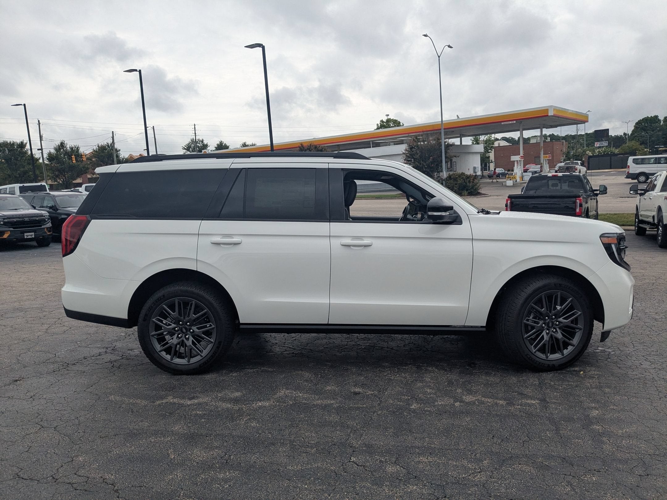 2027 Ford Expedition Platinum