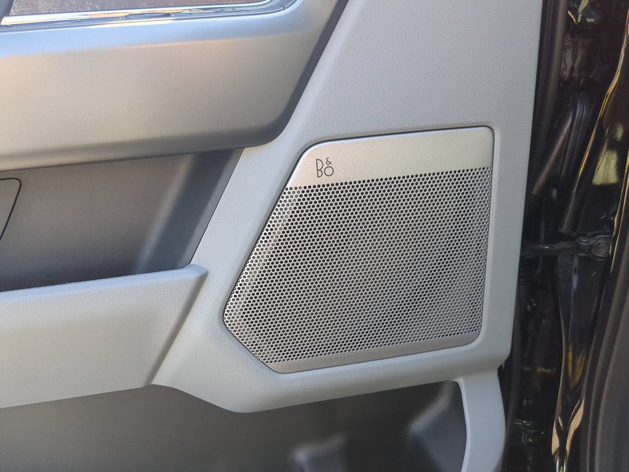 2027 Ford Super Duty F-350 SRW XLT