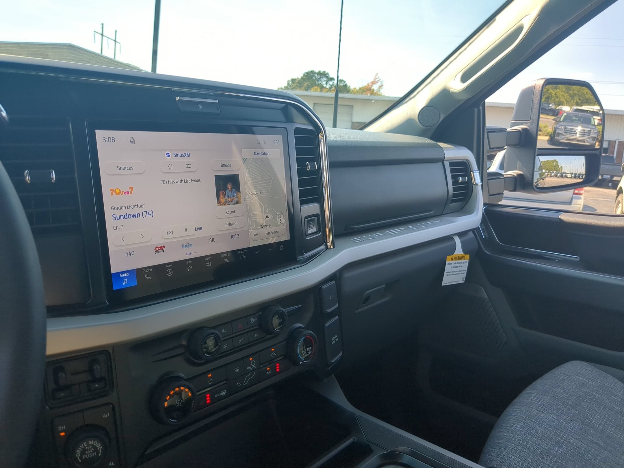 2027 Ford Super Duty F-350 SRW XLT