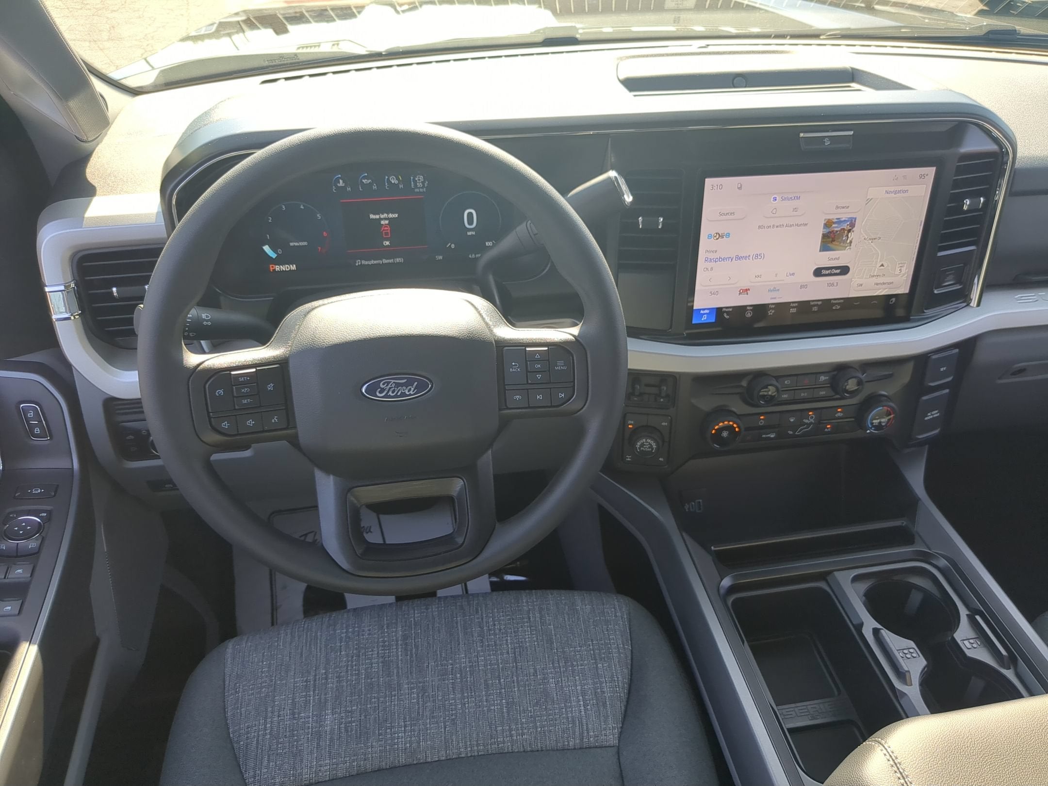 2027 Ford Super Duty F-350 SRW XLT