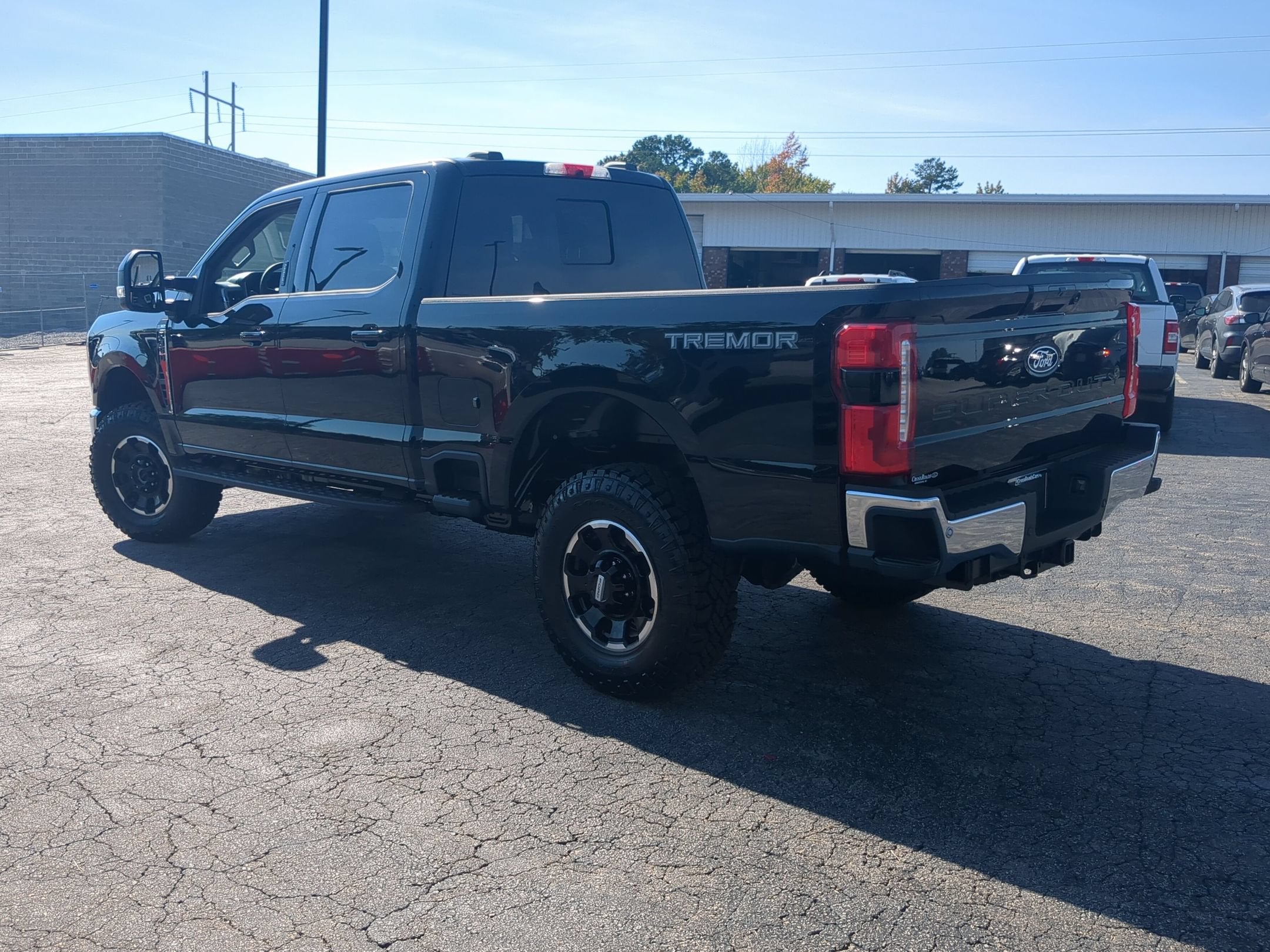 2027 Ford Super Duty F-350 SRW XLT