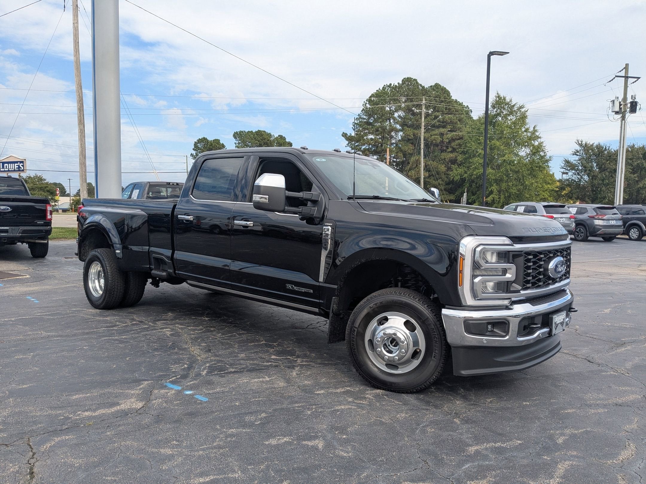 2026 Ford Super Duty F-350 DRW LARIAT