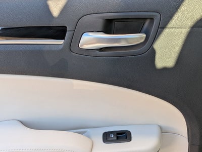 2023 Chrysler 300 Touring