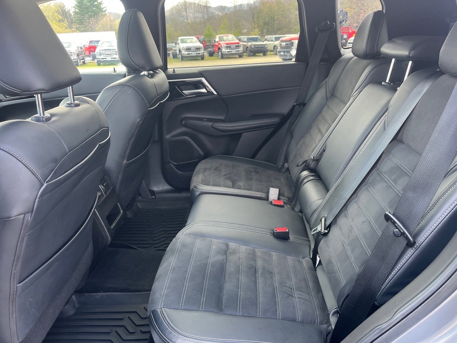 2024 Mitsubishi Outlander SE